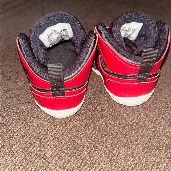 Nike Jordan Black and Red Kids Sneakers 2c - Picture 4 of 6